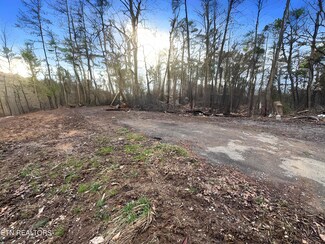 2779 Easy St, Sevierville, TN 37862