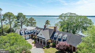 6454 Carmines Island Ln, Hayes, VA 23072