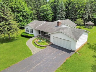 82 Riga Mumford Rd, Churchville, NY 14428