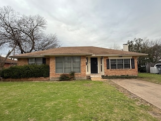 132 Aspen St, Lancaster, TX 75134