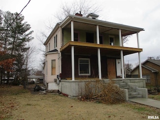 105 Mill St, Benton, IL 62812
