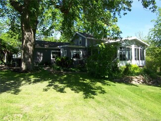 5124 Graham Rd, Middleport, NY 14105