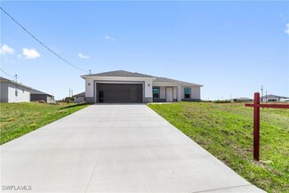 8022 Melody Cir, Port Labelle, FL 33935