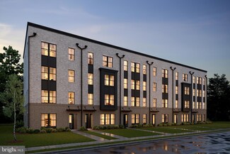 2610 W Peninsula Dr, Baltimore, MD 21230