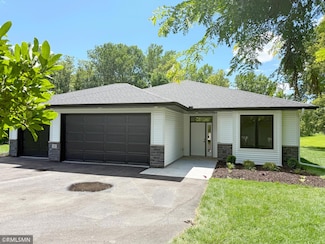 30 Cedar Ct, Annandale, MN 55302