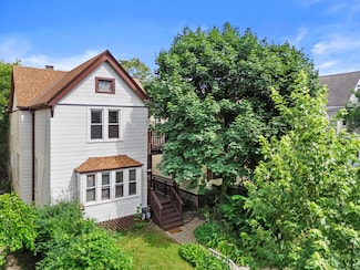 3272 N Bartlett Ave, Milwaukee, WI 53211