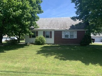 2727 Valley View Dr, Bath, PA 18014