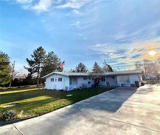 541 Fairchild Loop, Moses Lake, WA 98837