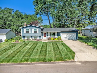 712 Knollwood Dr, Battle Creek, MI 49015