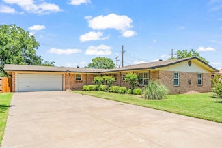 5204 7th St, Lubbock, TX 79416