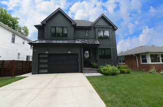 889 S Fairfield Ave, Elmhurst, IL 60126