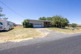 2551 SW Ford Ln, Madras, OR 97741