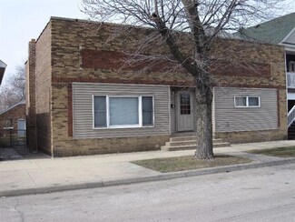 2462 White Oak Ave, Whiting, IN 46394