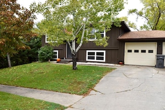 2004 Buffalo St, Pierre, SD 57501