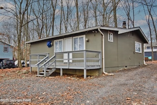 17 Hilltop Cir, East Stroudsburg, PA 18302