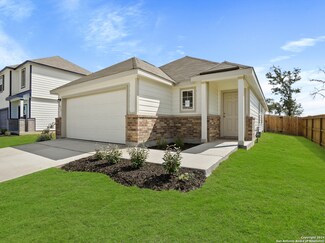 16618 Red Pine, Elmendorf, TX 78112