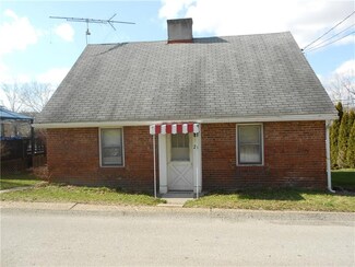 23 N Pine St, Ellsworth, PA 15331