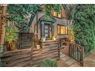 3083 SE Stark St, Portland, OR 97214