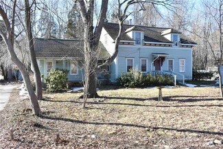 339 Commonwealth Ave, Warwick, RI 02886