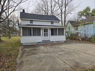 25438 4th St, Grosse Ile, MI 48138