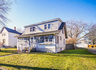 3018 Emmaus Ave, Zion, IL 60099