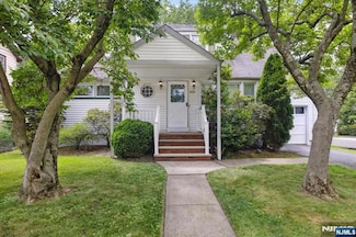 636 Tilden Ave, Teaneck, NJ 07666