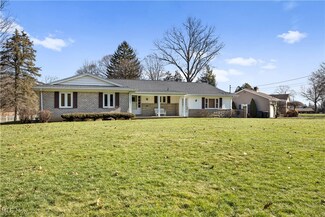 4529 Green Glen Dr, Youngstown, OH 44511