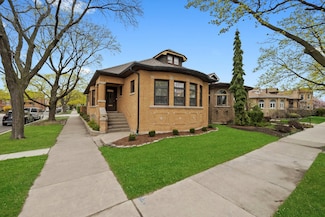 2656 W Coyle Ave, Chicago, IL 60645
