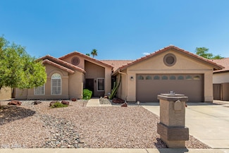 26605 S Lakewood Dr, Sun Lakes, AZ 85248