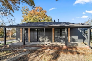 5327 Urbandale Ave, Des Moines, IA 50310