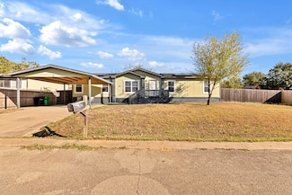 312 6th St, Joshua, TX 76058