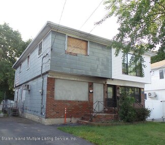 726 N Railroad Ave, Staten Island, NY 10304