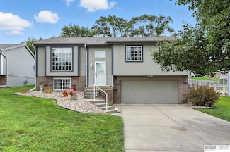 1101 Marshall Cir, Papillion, NE 68046