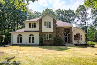 125 Columbus Cir, Clarks Summit, PA 18411