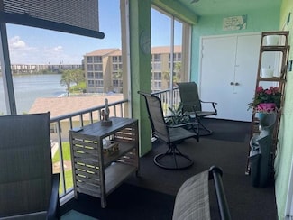 3635 Lake Bayshore Dr Unit J410, Bradenton, FL 34205