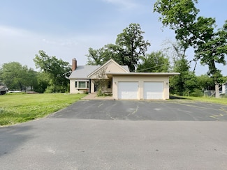 134 Hickory Rd, Lake In the Hills, IL 60156