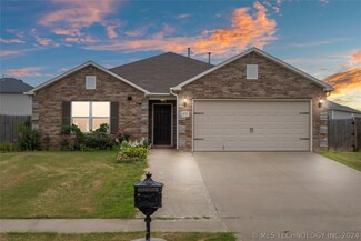 14725 S Hickory St, Glenpool, OK 74033