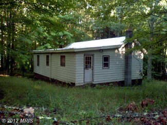 22 Bear Tract Ln, Circleville, WV 26804