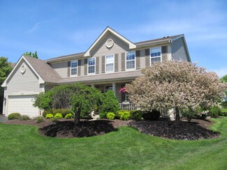 1625 S Falcon Dr, Libertyville, IL 60048