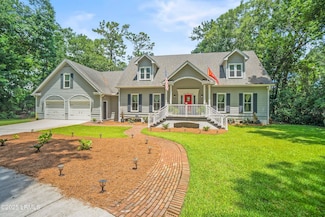 70 Dolphin Point Dr, Beaufort, SC 29907