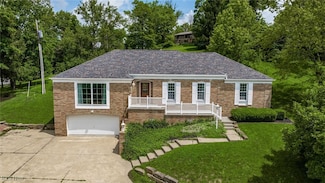 1918 Hillcrest Dr, Coshocton, OH 43812