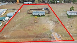 200 Apricot Dr, Headland, AL 36345