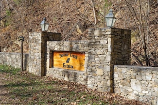 0000 Hyacinth Dr, Clyde, NC 28721