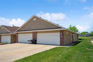 719 Kitterman Cir, Norwalk, IA 50211