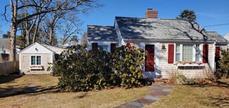 18 Cross St, Dennis Port, MA 02639
