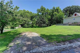 717 Rock St, Weston, MO 64098