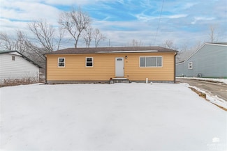 199 E Grandview Dr, Junction City, KS 66441