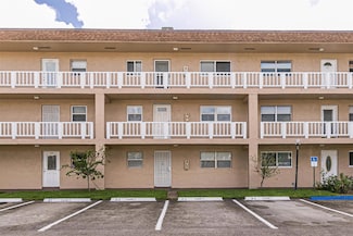 608 SW Natura Blvd Unit 305, Deerfield Beach, FL 33441