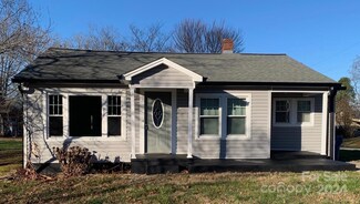 3806 2nd Ave NW, Hickory, NC 28601