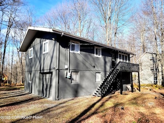 21 Ridge Dr, Gouldsboro, PA 18424